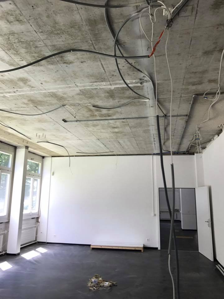 An der Decke gibt es noch viel zu tun